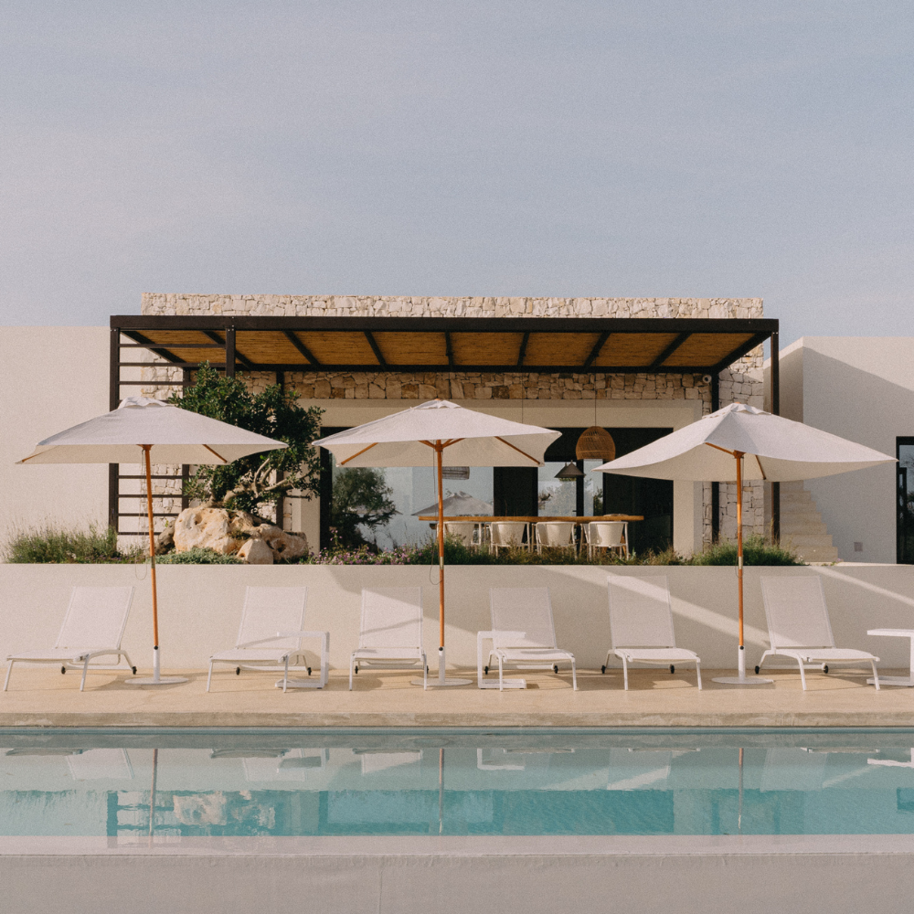 Casa Essenza von außen mit Pool