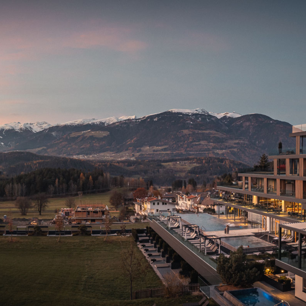 Tolles Yoga Hotel mit langem Pool