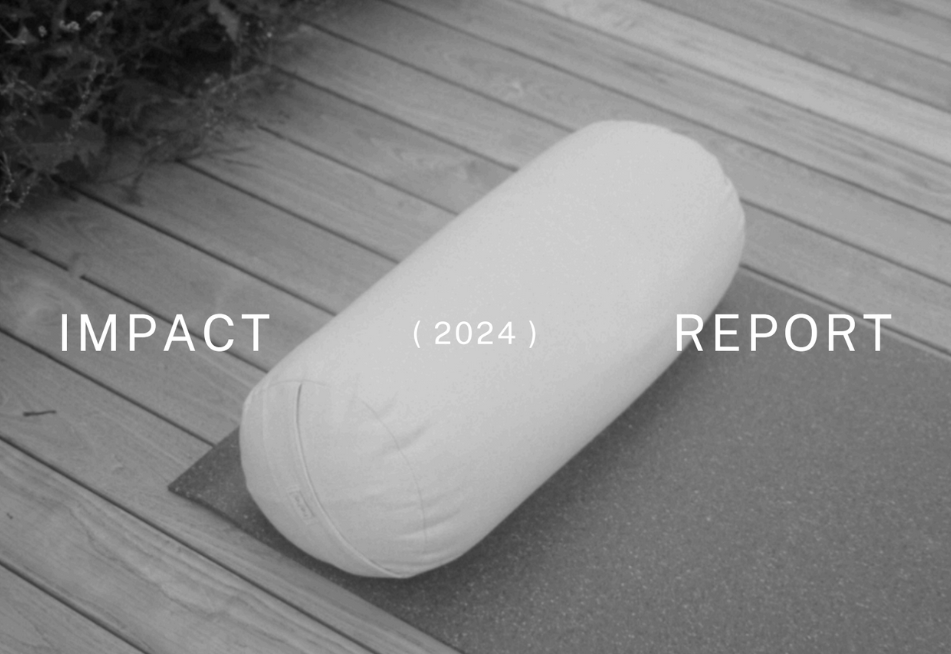 Yogamatte und Bolster als Titelbild Impact Report 2024