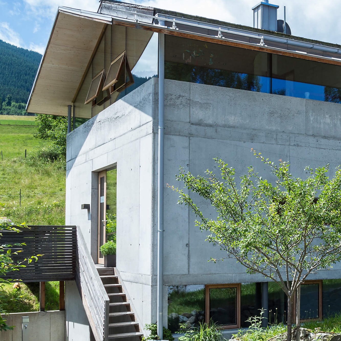 Ein modernes Haus aus feinstem Sichtbeton