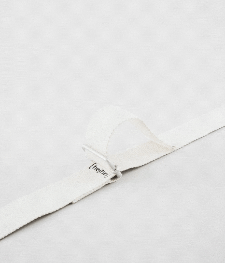 Der hejhej-strap ist ganz einfach in seiner Größe zu verstellen mit einer Schnalle aus Metall