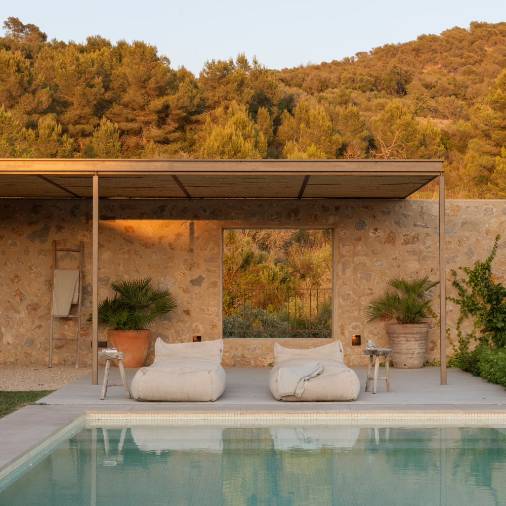 Außenansicht der Finca mit Pool