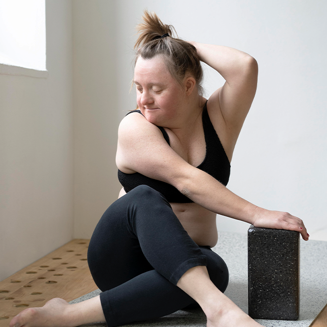 Die Drehung mit dem Yoga Block