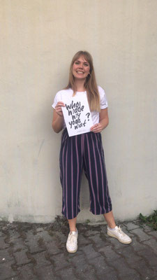 Junge Frau mit der gleichen Frage
