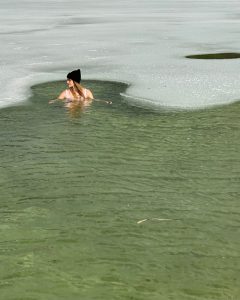 Instagram post about ice bathing with Silvana